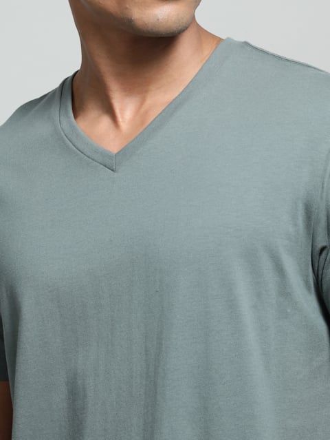 Men's Super Combed Cotton Rich Solid V Neck Half Sleeve T-Shirt - Balsam Green