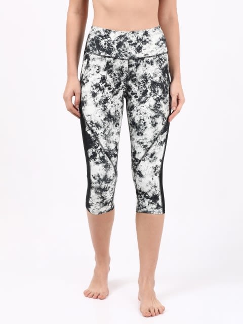Slim Fit Capri for Women with Stayfresh Treatment - Black Printed