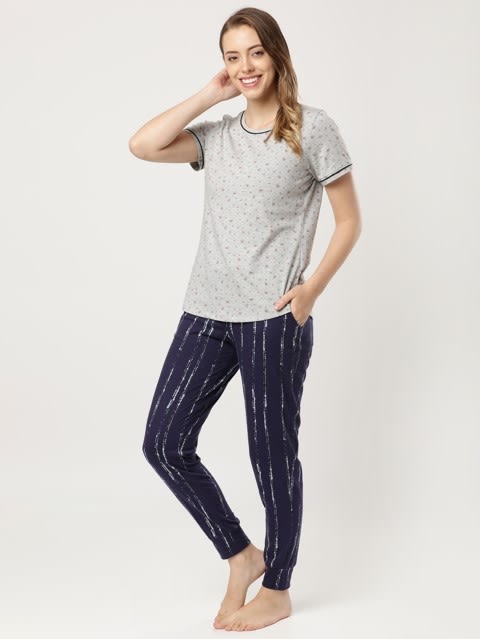 Women's Super Combed Cotton Relaxed Fit Cuffed Hem Styled Printed Pyjama With Side Pockets - Classic Navy