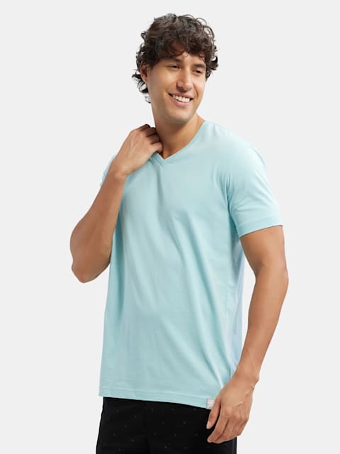 Buy Men's Super Combed Cotton Rich Solid V Neck Half Sleeve T-Shirt -  Shanghai Red 2726