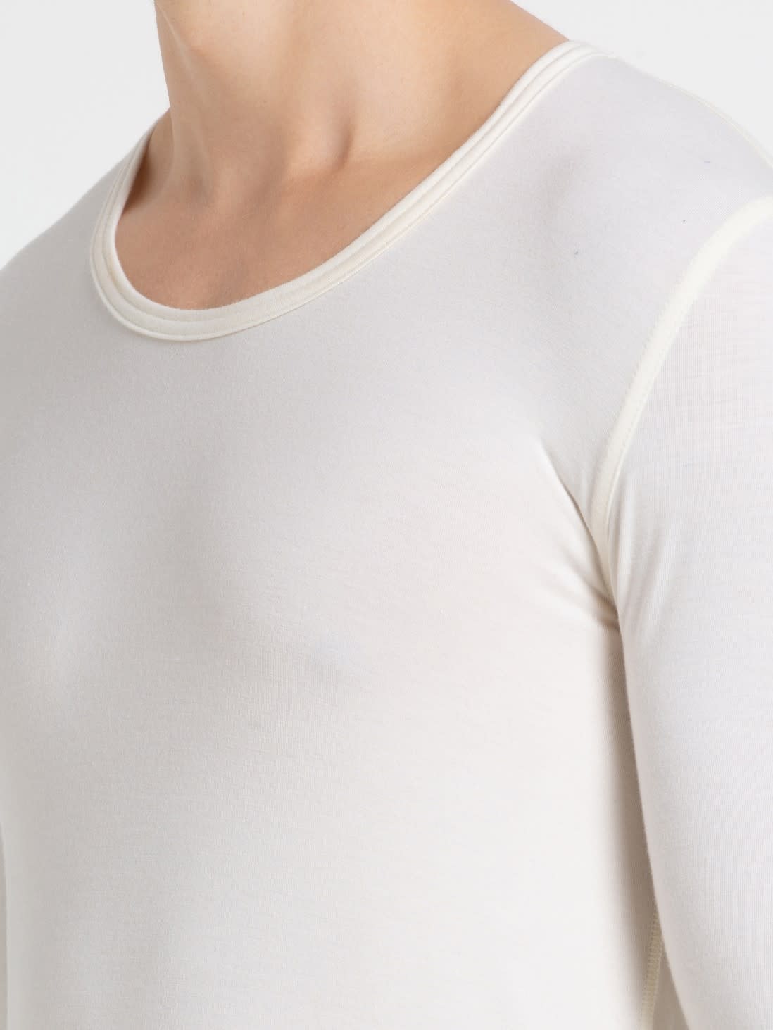 Buy Winter White Extra-soft Acrylic Fiber Thermal Long Sleeve T-Shirt for Men 2604 | Jockey India